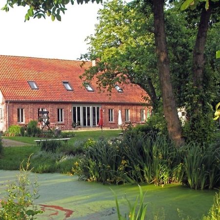 Ferienwohnung Irisgarten Am Pfarrgarten Starkow Velgast Exterior photo